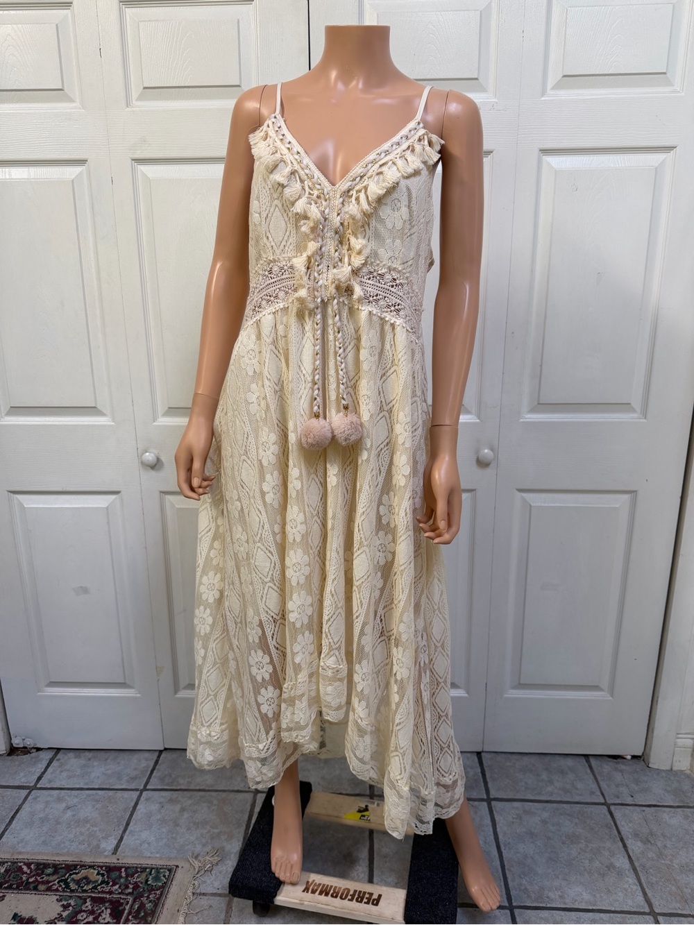 Cupshe Cream Crochet Lace Maxi Dress with Tassel Ties Size XL - Picture 3 of 16